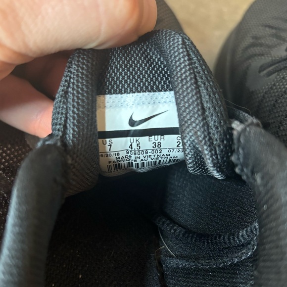 Nike In Season 7 TR Training Black And White Size Women’s 7 Running / Training - Picture 13 of 13